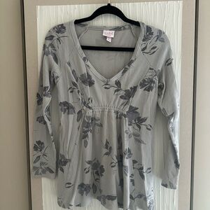 Isabel Maternity by Ingrid & Isabel Gray Floral Long Sleeve Top